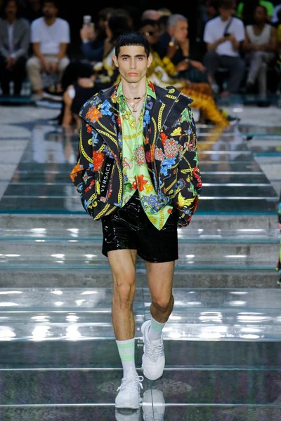 Look 45